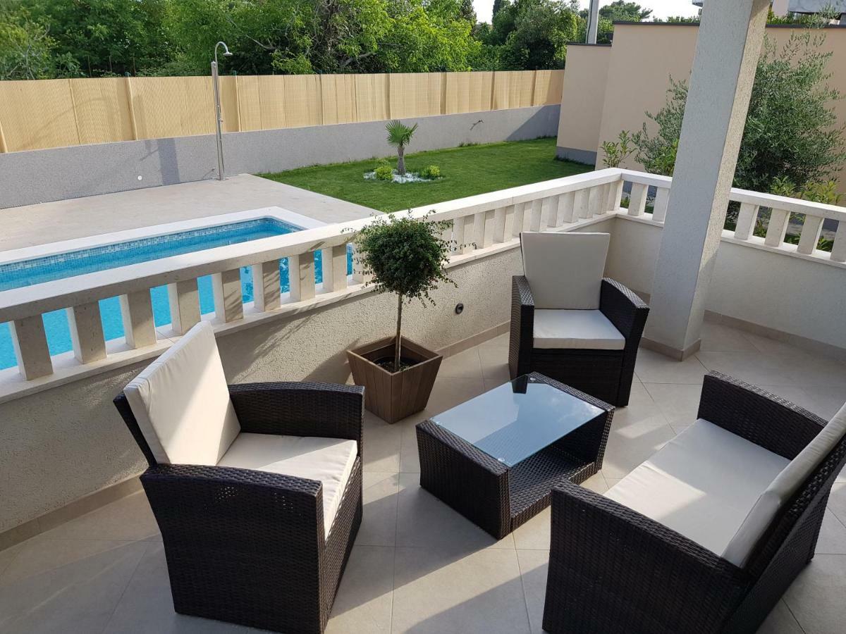 Villa Rosa Ventorum with private pool near Split Kaštela Esterno foto