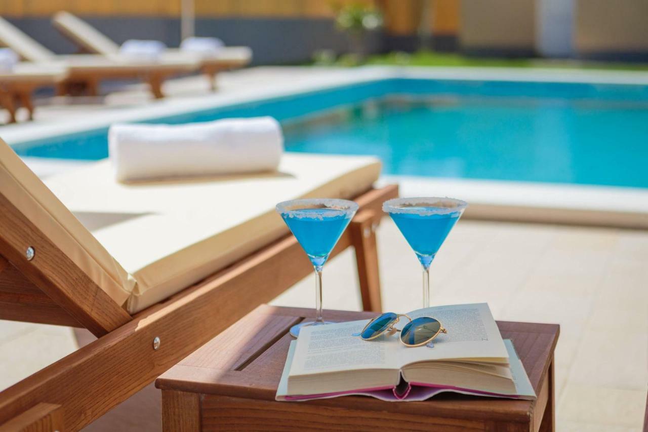 Villa Rosa Ventorum with private pool near Split Kaštela Esterno foto