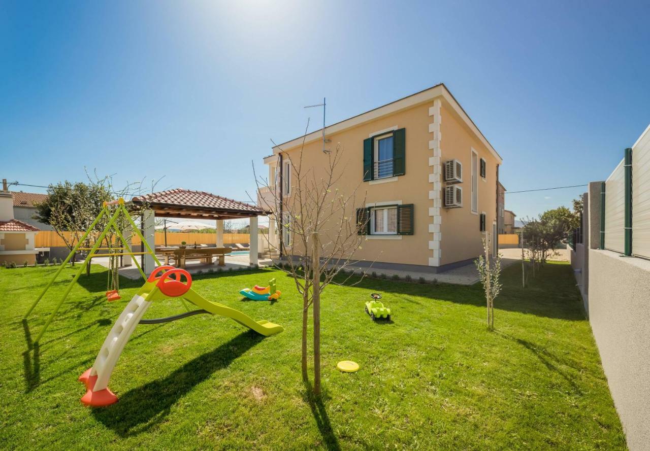 Villa Rosa Ventorum with private pool near Split Kaštela Esterno foto